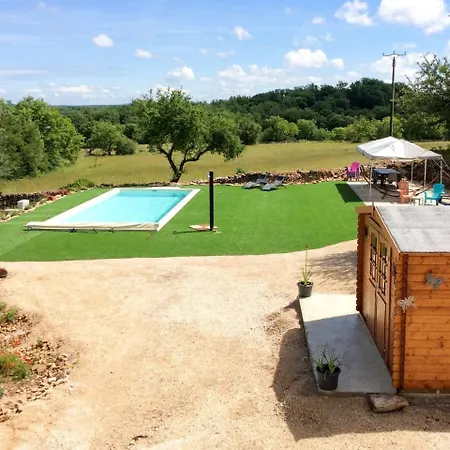 Сasa de vacaciones Spacious Holiday With Swimming Pool In
