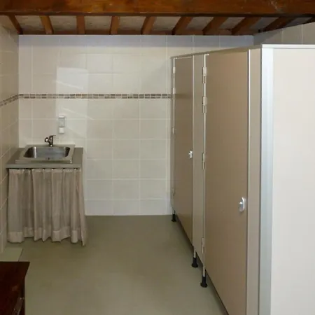 Spacious Holiday With Swimming Pool In Сasa de vacaciones