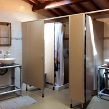 Spacious Holiday With Swimming Pool In Varaire