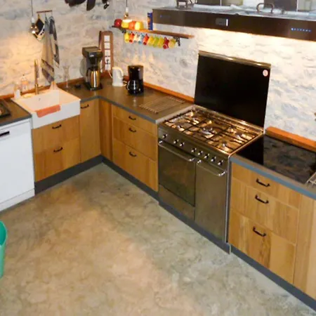 Spacious Holiday With Swimming Pool In * Varaire