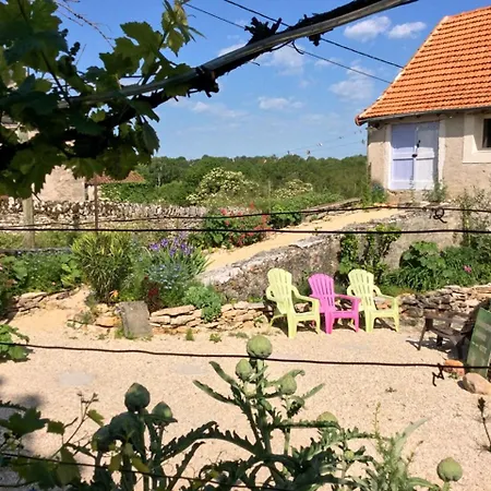 Сasa de vacaciones Spacious Holiday With Swimming Pool In *