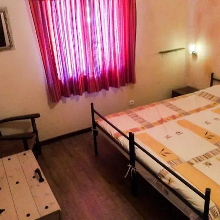 Spacious Holiday With Swimming Pool In * Varaire
