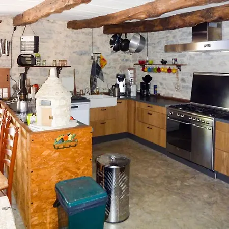 Spacious Holiday With Swimming Pool In